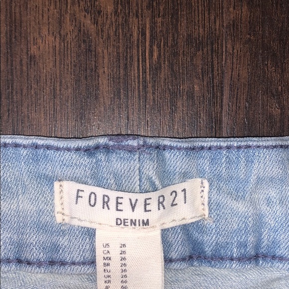Forever 21 Mid Rise Light Wash Skinny Jeans - Picture 3 of 3